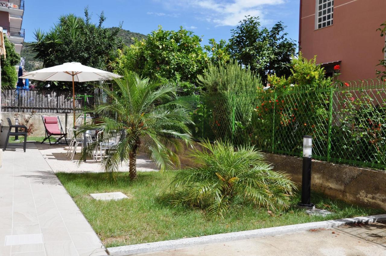 Via Battisti 231 1 Apartamento Pietra Ligure Exterior foto