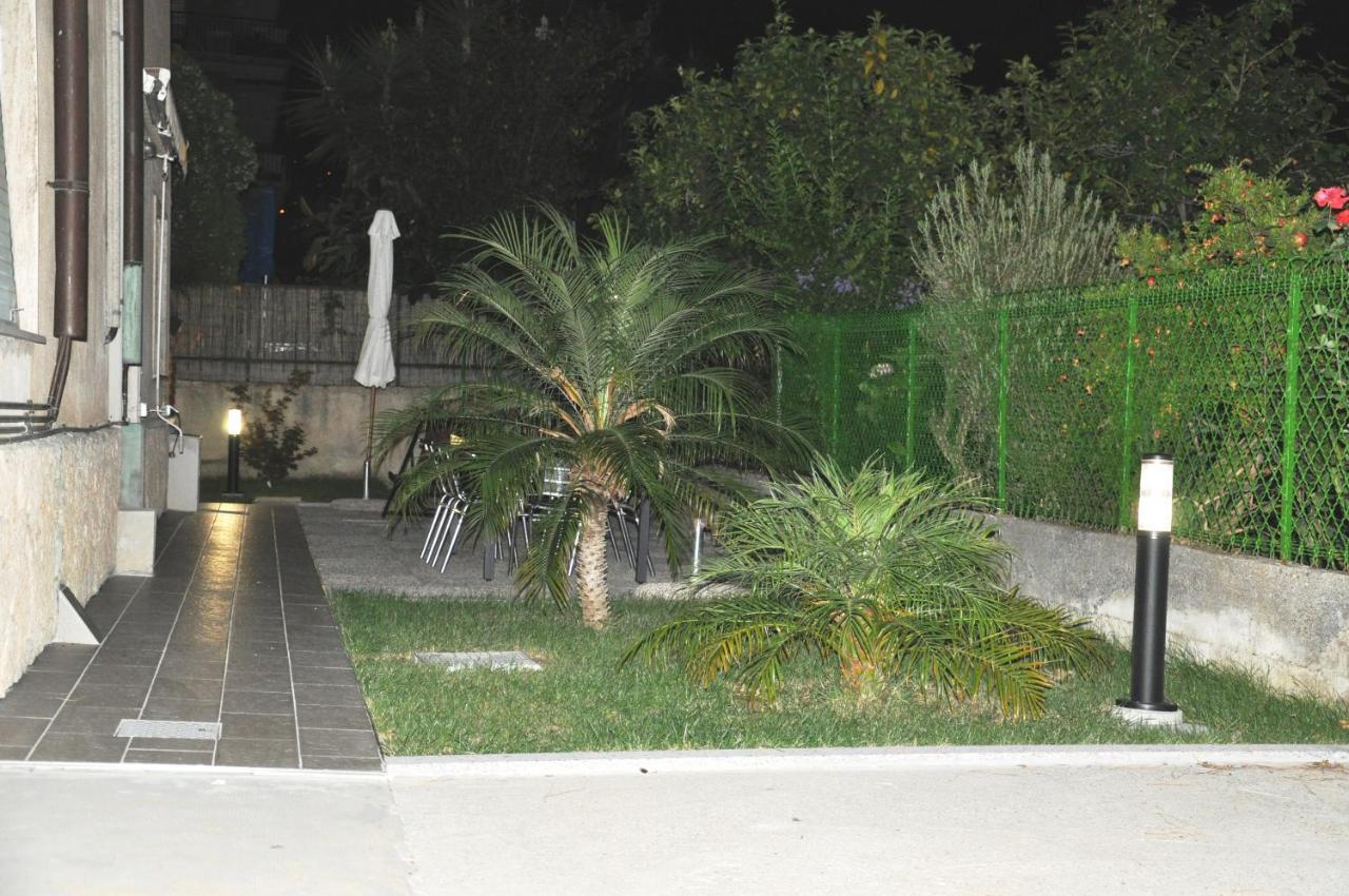Via Battisti 231 1 Apartamento Pietra Ligure Exterior foto