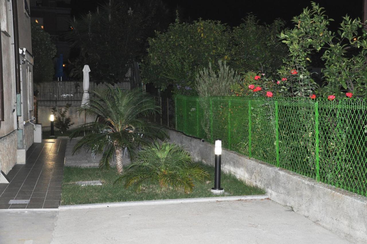 Via Battisti 231 1 Apartamento Pietra Ligure Exterior foto